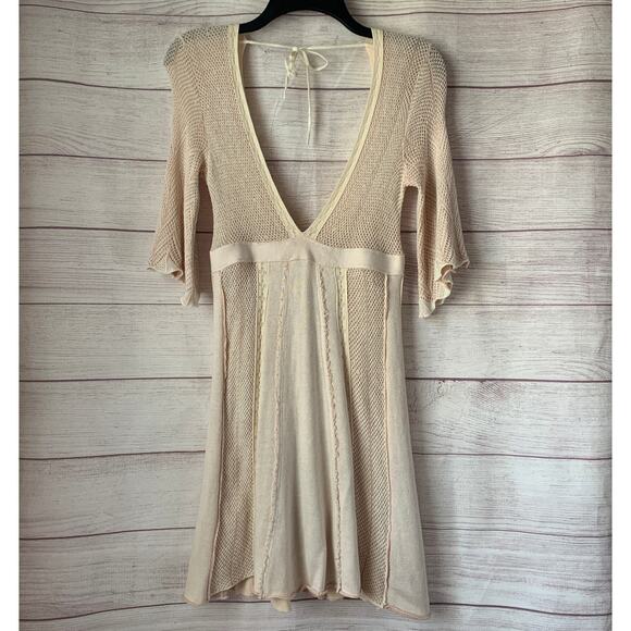 Free People Ivory Pink Boho Mini Knit Sweater Dress Fit & Flare V Neck Size XS - Picture 1 of 16